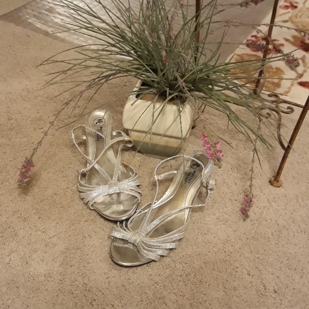 DRESSY SHOES!!